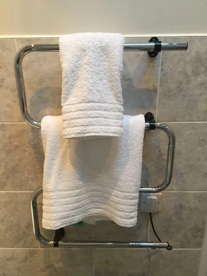 Hampreston Stapehill Lodge B&B בריטניה