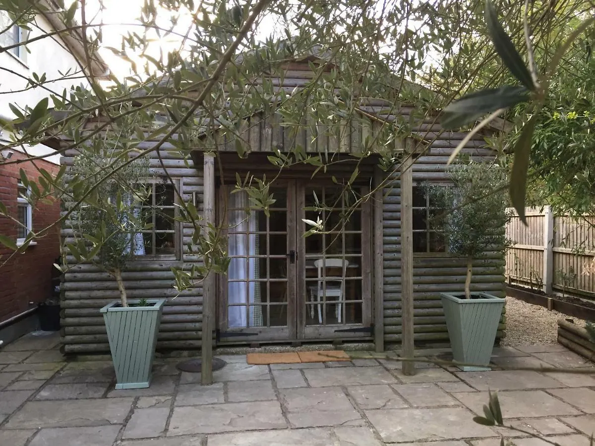 Hampreston Stapehill Lodge B&B 0*,