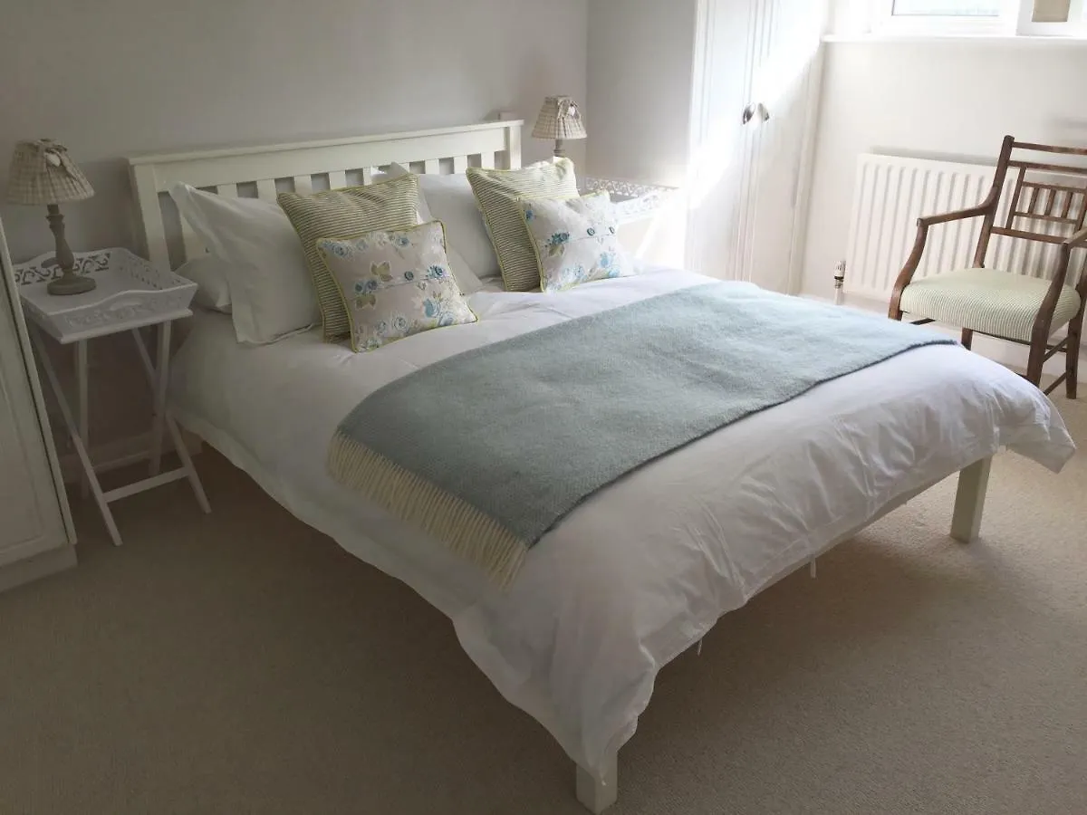 Hampreston Stapehill Lodge B&B בריטניה