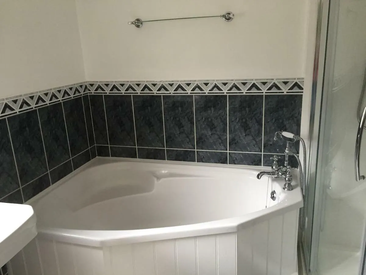 Hampreston Stapehill Lodge B&B 0*,  בריטניה